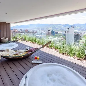Diez Categoria Colombia Hotel Medellín